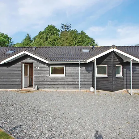 Дом отдыха Lovely In With Sauna *